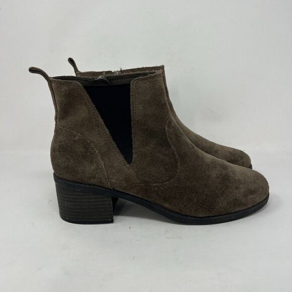 Clarks Womens Brown Leather Almond Toe Slip On Ankle Chelsea Boots Size 8.5 - Picture 1 of 8